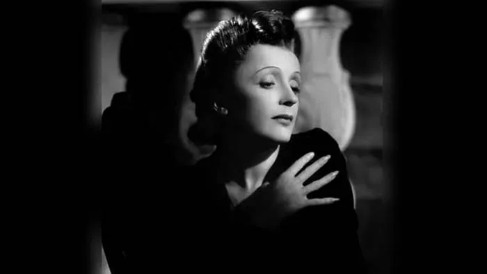خواننده زن فرانسه Edoth Piaf از بهترین خواننده های فرانسوی
